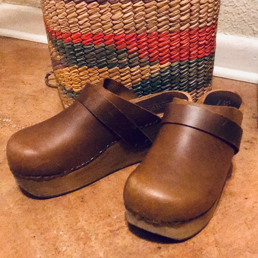 Sanita Brown Leather Wood Clogs 41/11